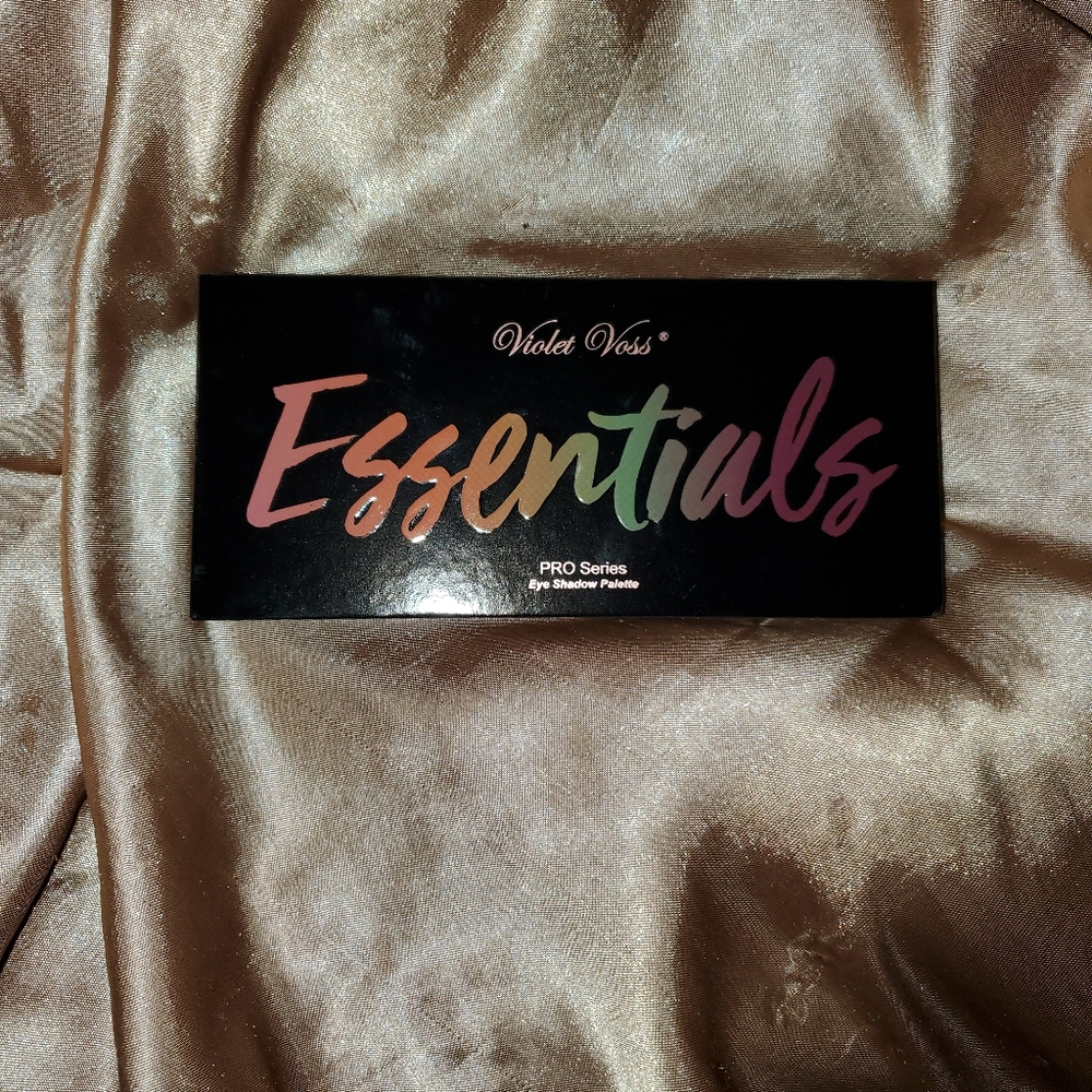 Violet Voss eyeshadow palette